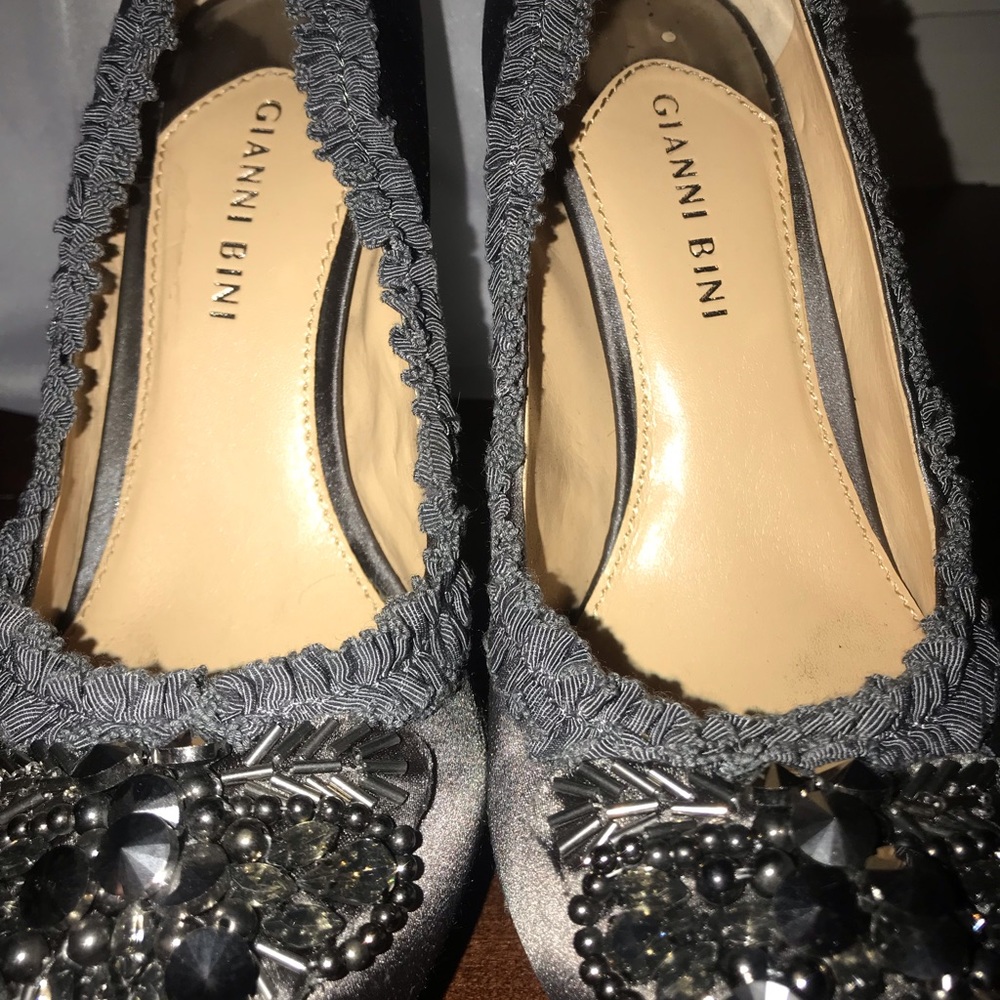 Gianni Bini gunmetal gray heels